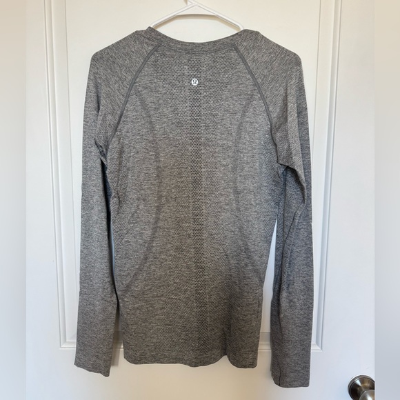Lululemon Swiftly Tech Long-Sleeve 2.0 Hip Length - Picture 2 of 2